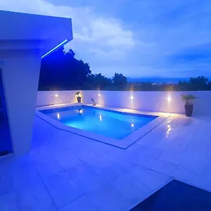  Apartment Penthouse Jacuzzi & Pool Apartmants Kroatien